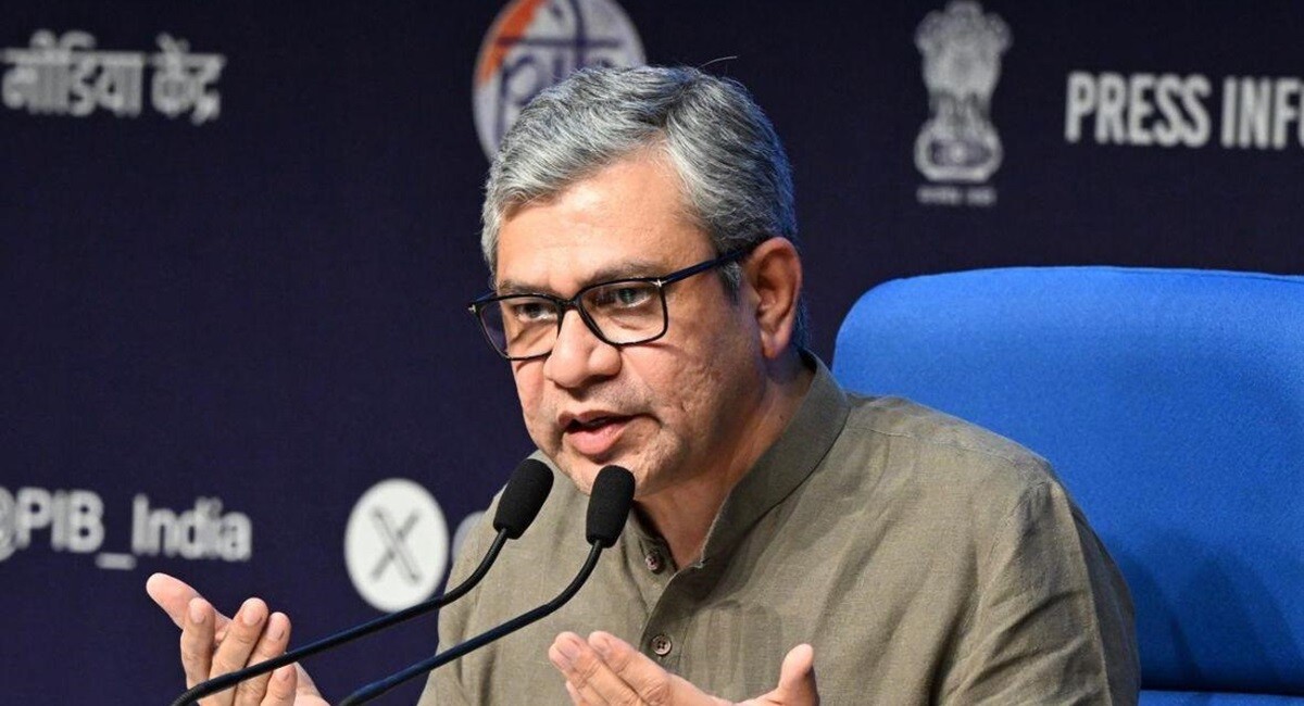 I Am Moving to Zoho: Minister Ashwini Vaishnaw in a Bid to Promote Indian Products