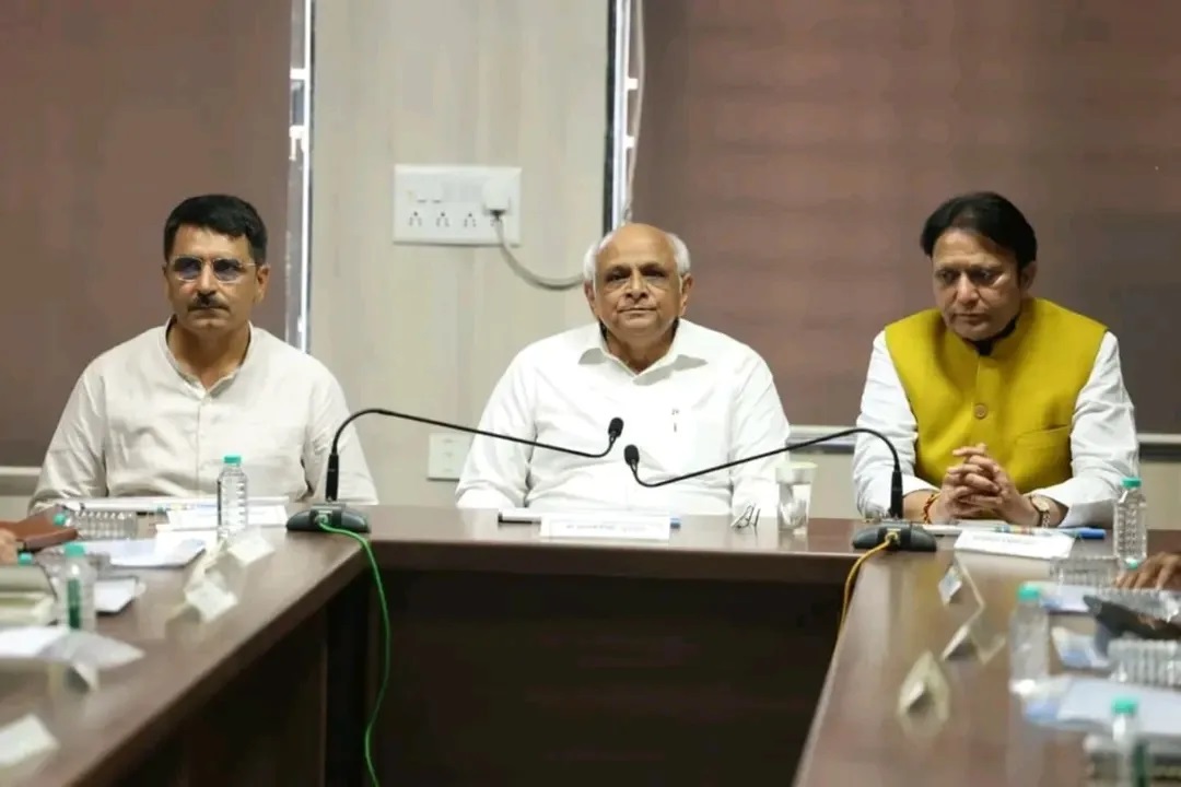 Gujarat Assembly Increases Shift Timings to 12 Hours; Allows Women to Work Night Shifts