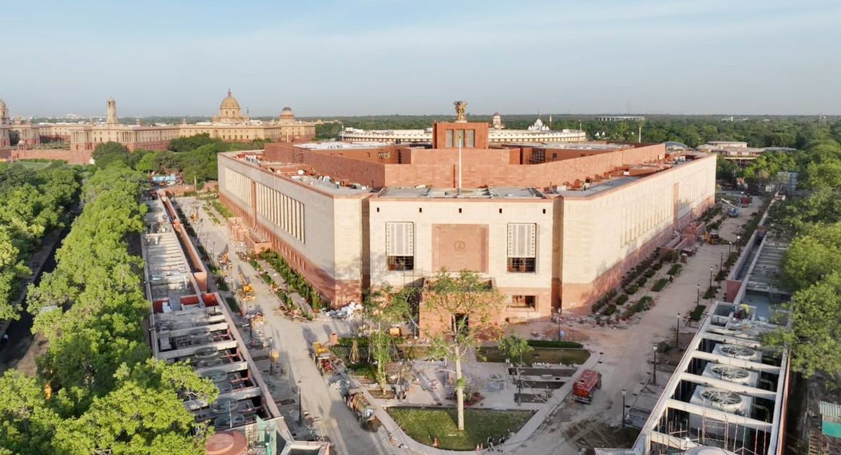 The Paternity and Paternal Benefits Bill Introduced in Lok Sabha For New Fathers