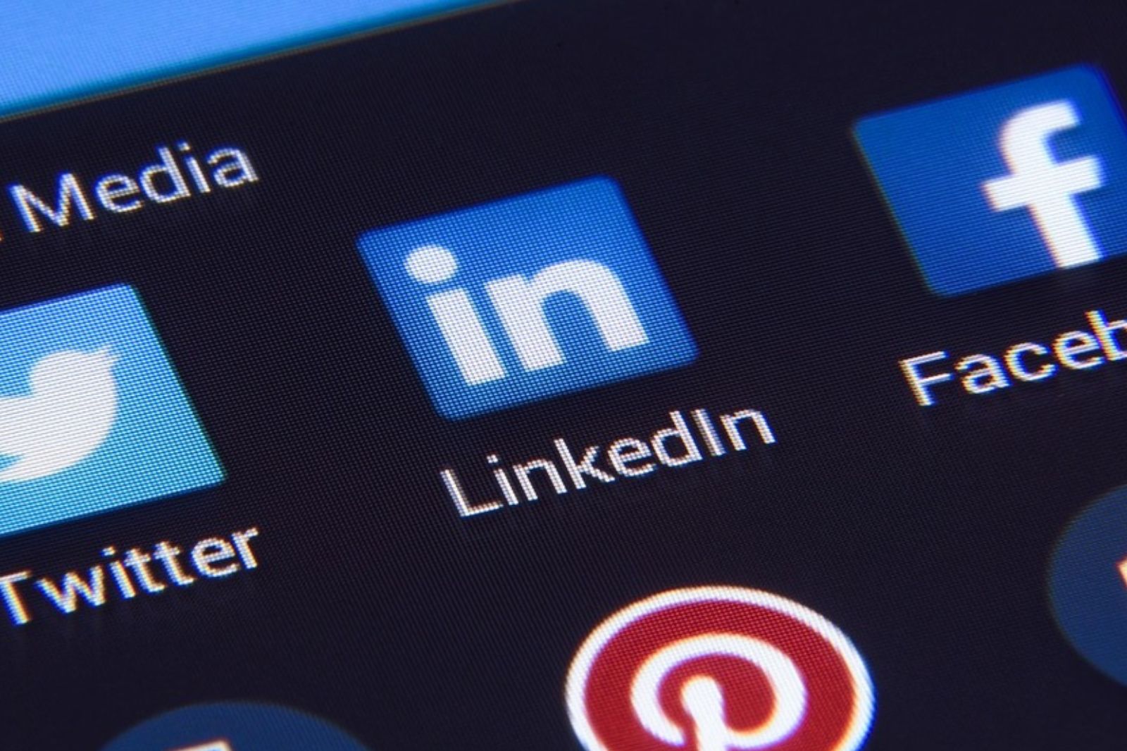Employer Restricts LinkedIn Use For Employees, Sparks Debate Online